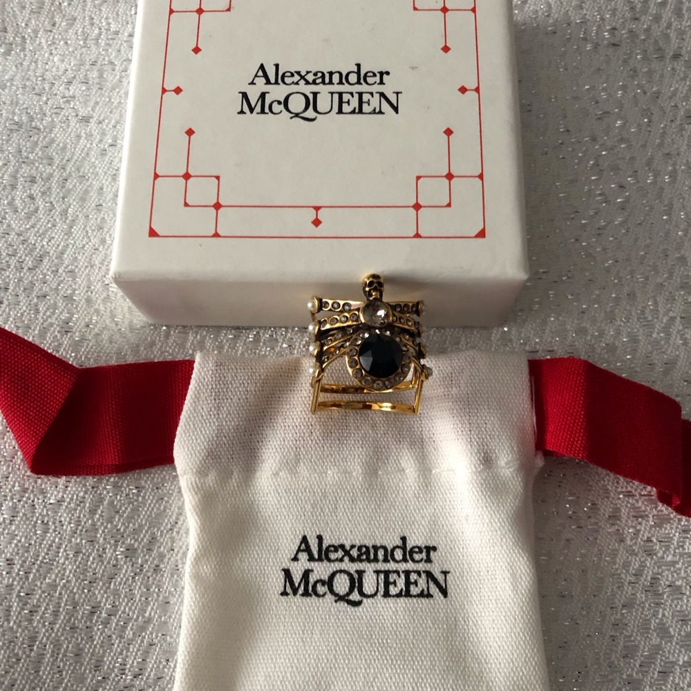 AUTHENTIC BNIB ALEXANDER MCQUEEN RING - Picture 5 of 14